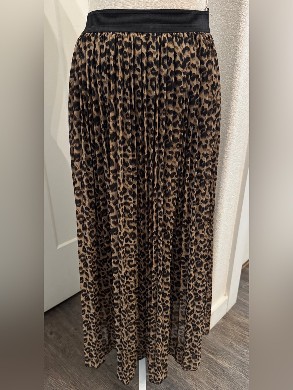 Leopard Print Pleated Maxi Skirt Accordion Pleat Animal Print Flowy Elastic